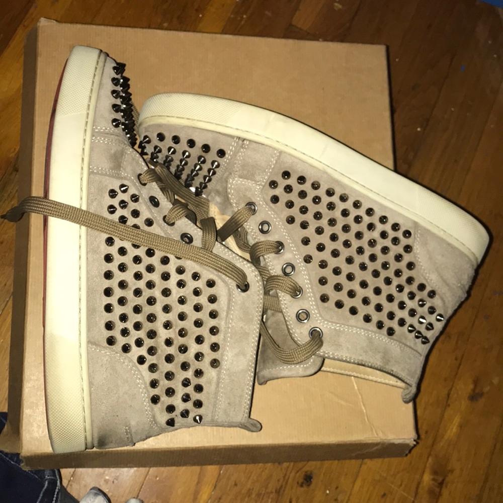 Authentic Taupe Louboutins with Spikes - Picture 4 of 7
